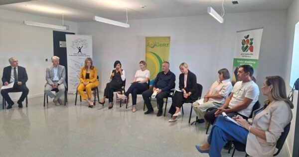 U Agrotehnološkom centru u Cerni  održan okrugli stol „Zalogaj budućnosti” u sklopu projekta Jačanje kapaciteta dionika u ruralnom razvoju